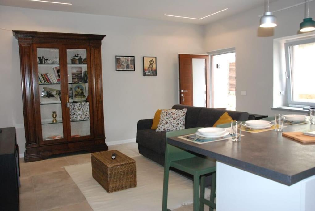 Salita Al Castello Villa Rossana Екстериор снимка